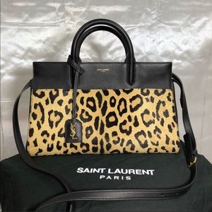 Yves Saint Laurent -leopard design
